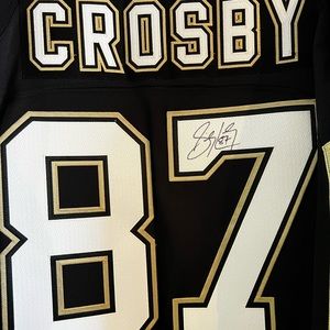PITTSBURGH PENGUINS SIGNED JERSEY …. SIDNEY CROSBY #87